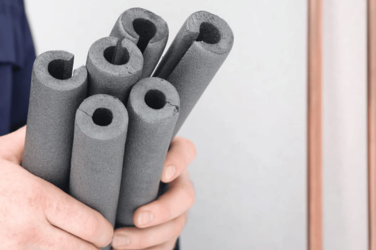 Aksaray TOKİ konutları elastomerik kauçuk boru izolasyonu ve alüminyum sac kaplama uygulaması - İzoplus Teknik Yalıtım.